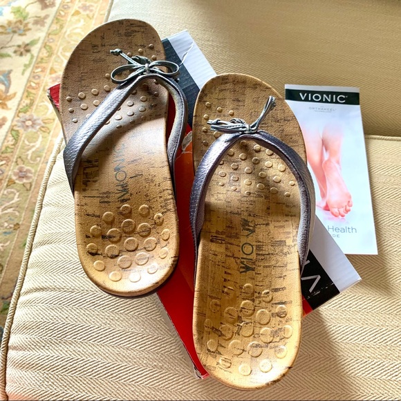 VIONIC “Cassie” Pewter Snake Silver Color Sandals with Bow, Barely Worn, Size 6 - Picture 2 of 14